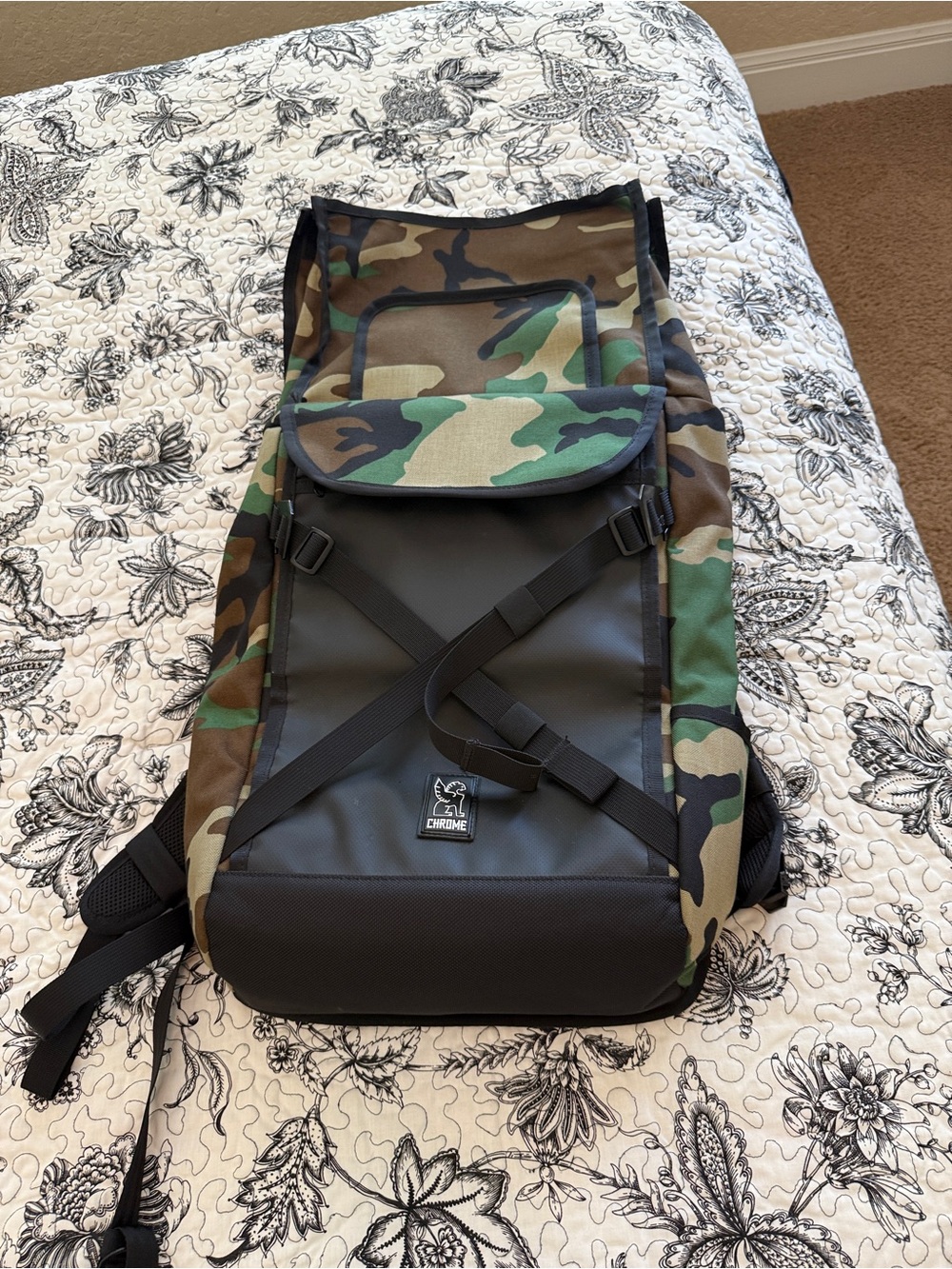 Chrome Industries Camo Sling Backpack - Green Camo